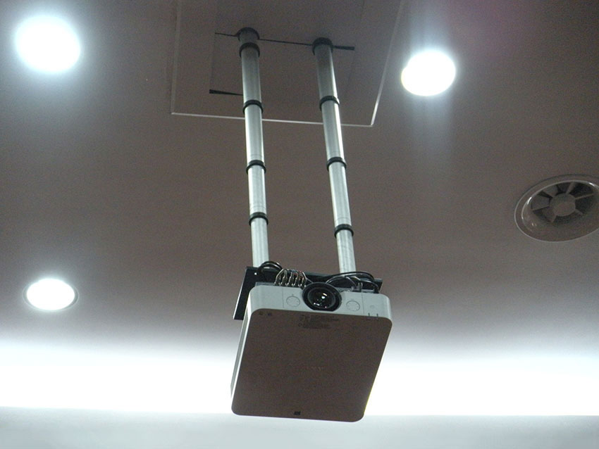 竹節式電動吊架工程案例 竹節式電動吊架工程案例